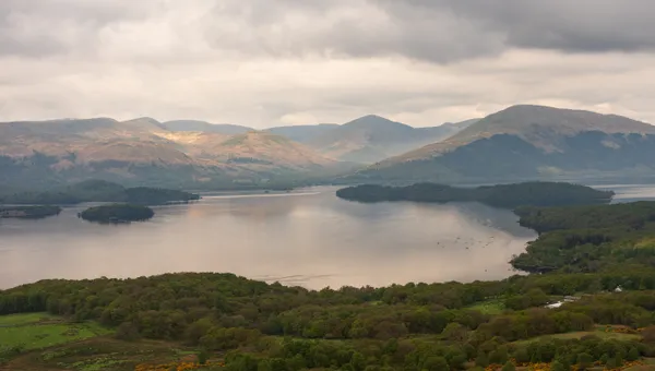 Hiking the Conic Hill from Balmaha trail in Scotland