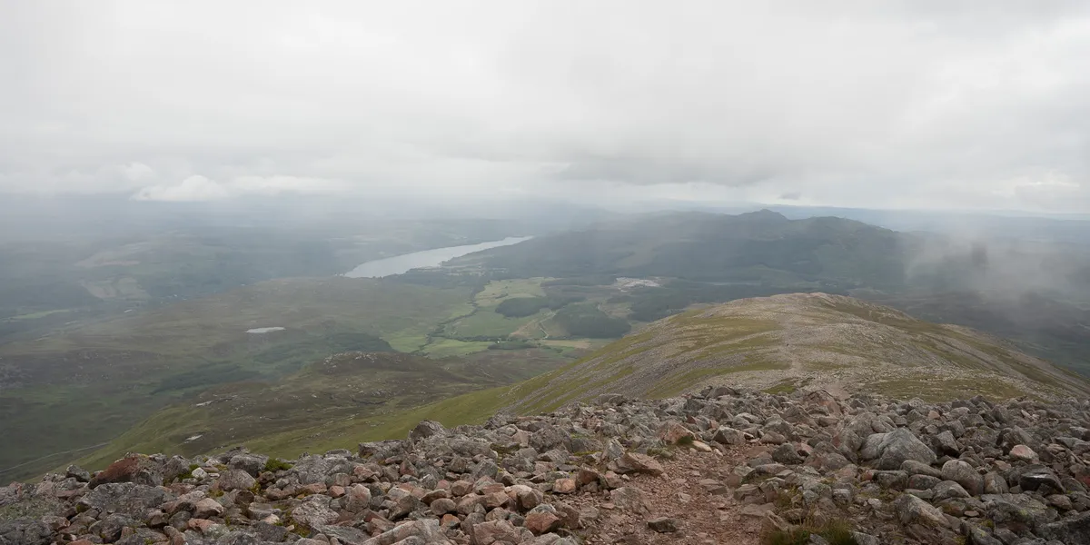 The quartzite boulder field on Schiehallion's upper ridge