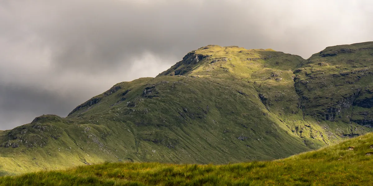 The long walk through the valley back to the road