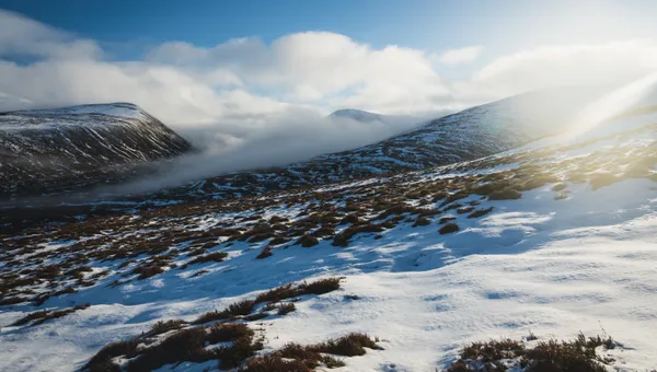 Hiking Geal Charn and Creagan Mor Munro in Loch Rannoch to Drumochter, Scotland